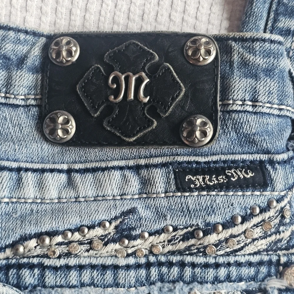 Miss Me light wash size 28 Embellished Angel Wings Skinny jeans JE5330S2L